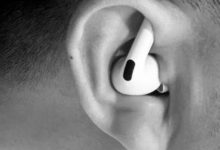 Photo of Trên mạng chỉ nhau cách đeo AirPods “chuẩn”, AI Grok cũng đồng ý nhưng thực ra lại sai lè